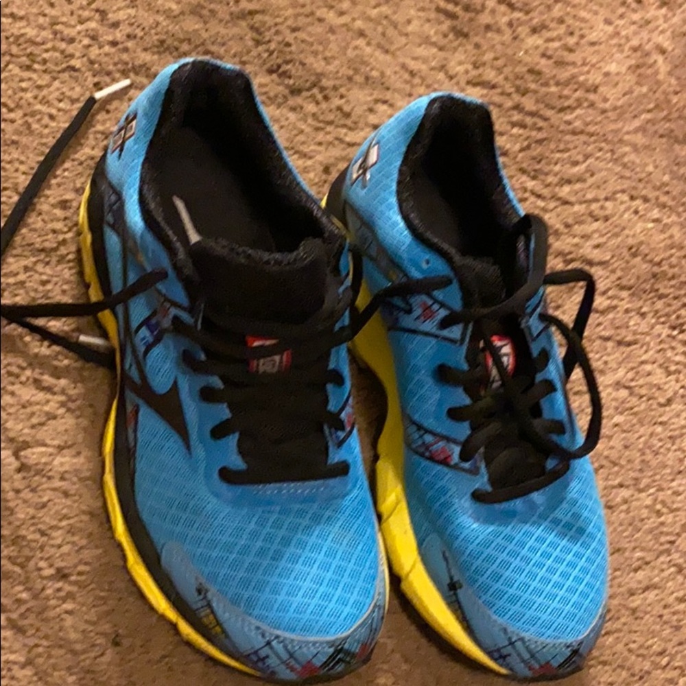 Mizuno running shoes